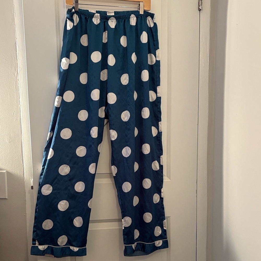 SALE 🎉Polka Dot Women’s Pajamas - Teal and White - 4XL